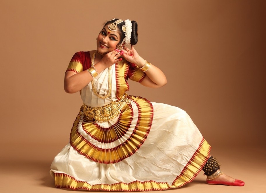 Mohiniyattam